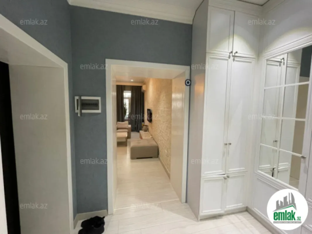 Satılır 3 otaqlı köhnə tikili 70.5 m²