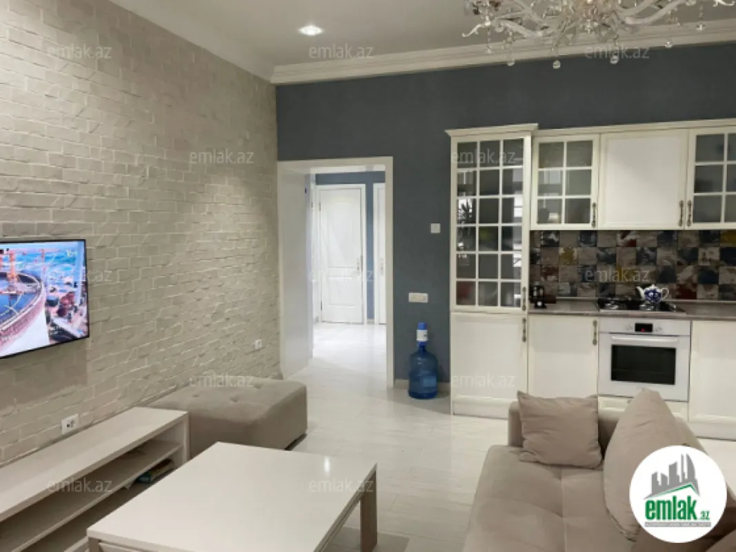 Satılır 3 otaqlı köhnə tikili 70.5 m²