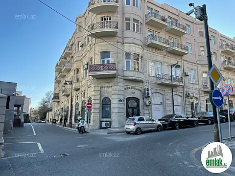 Satılır 3 otaqlı köhnə tikili 70.5 m²