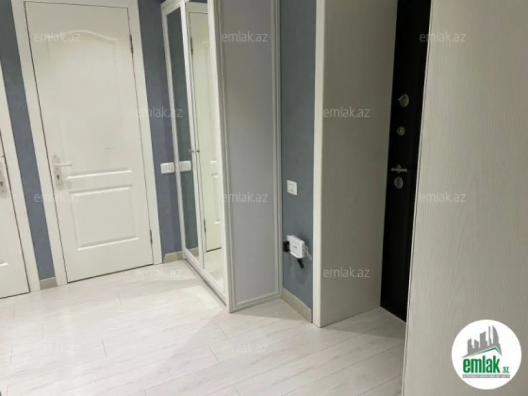 Satılır 3 otaqlı köhnə tikili 70.5 m²