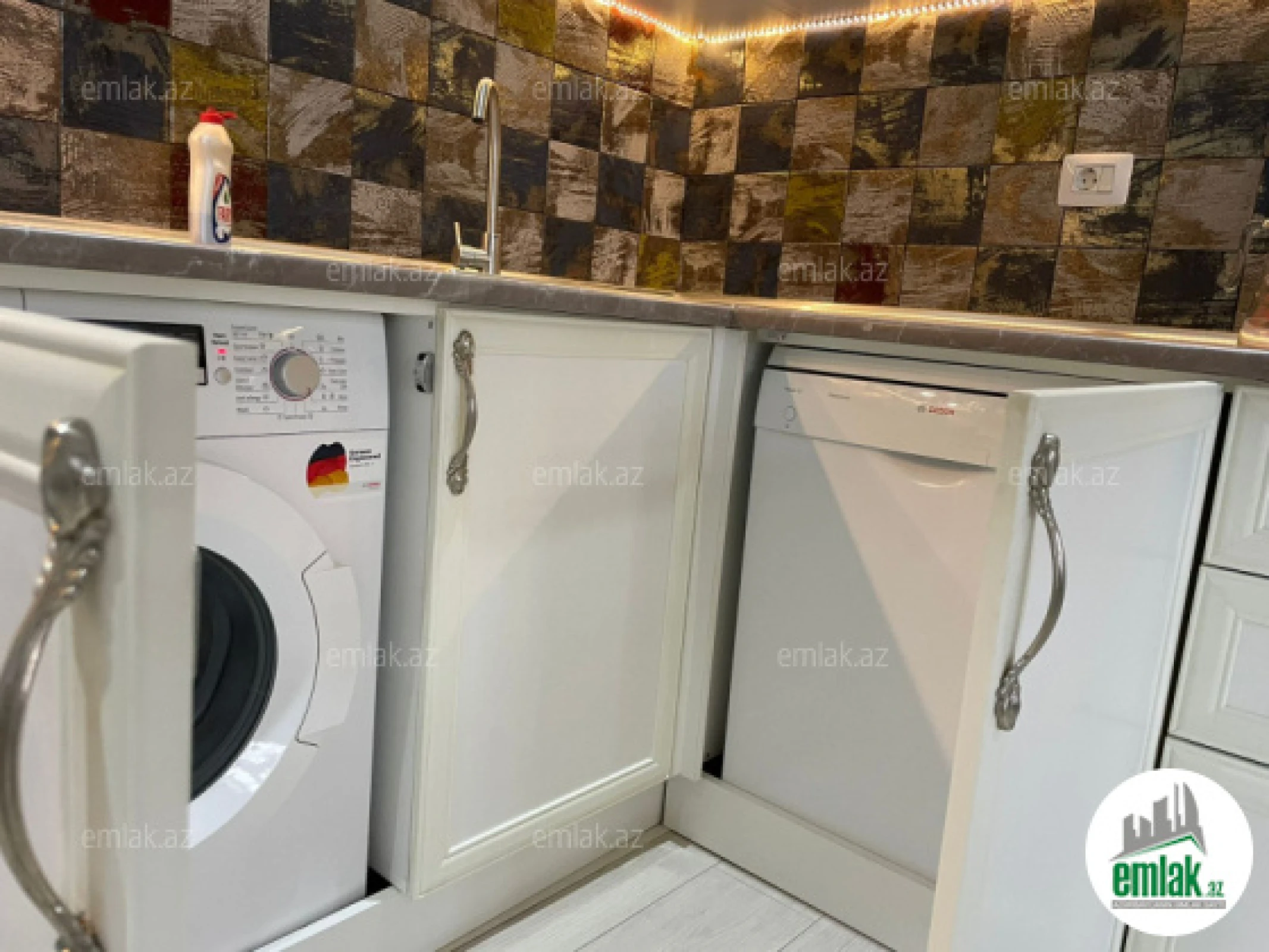 Satılır 3 otaqlı köhnə tikili 70.5 m²