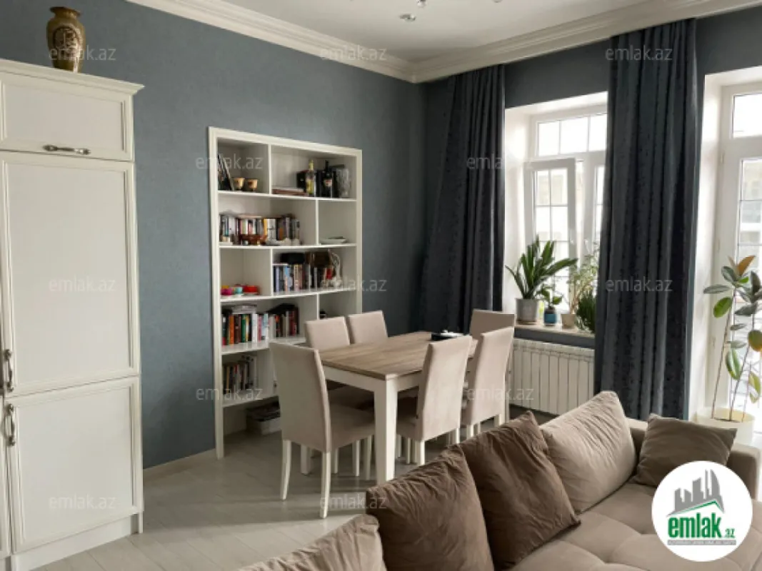 Satılır 3 otaqlı köhnə tikili 70.5 m²