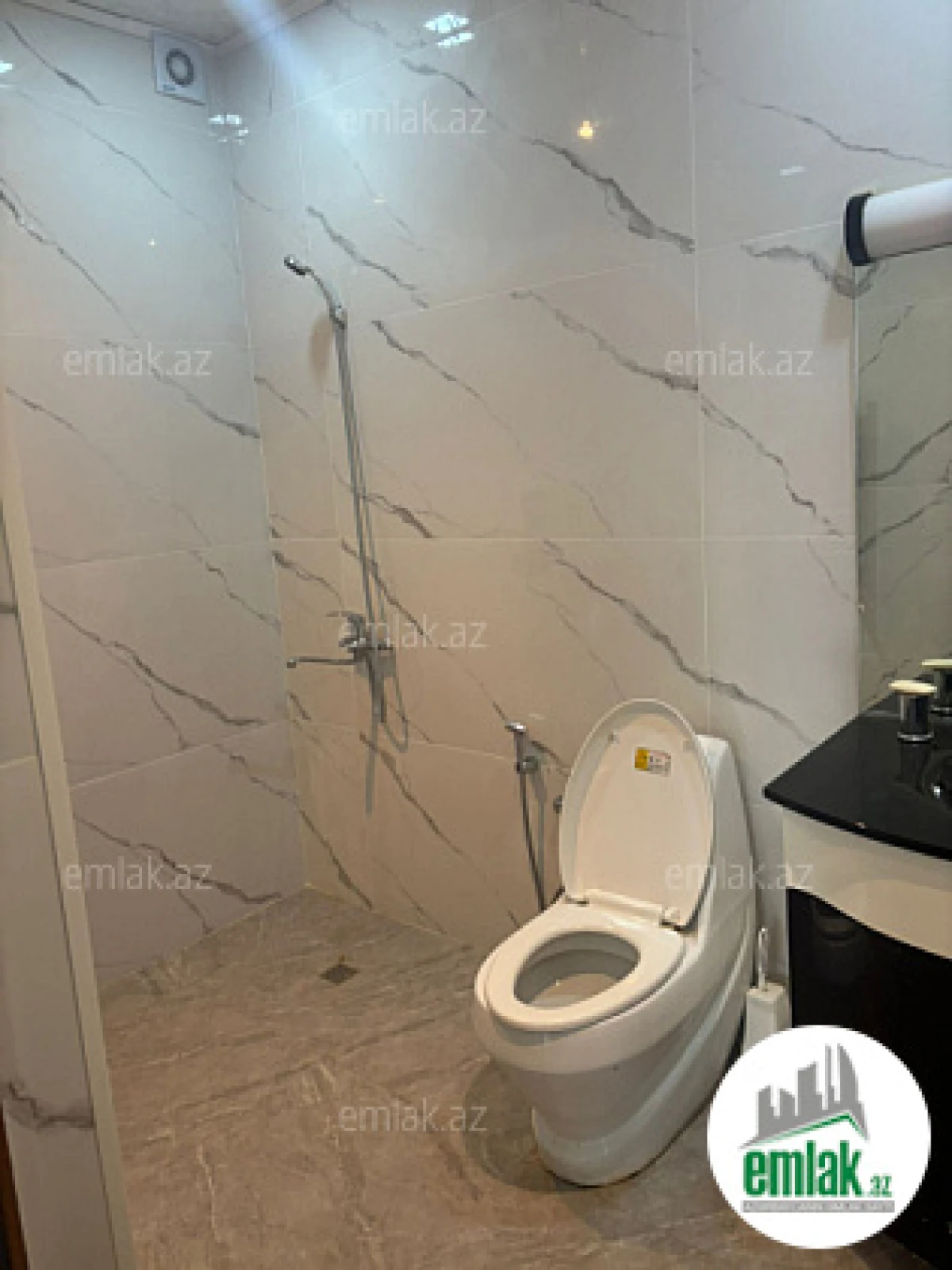 Satılır 2 otaqlı yeni tikili 70 m²