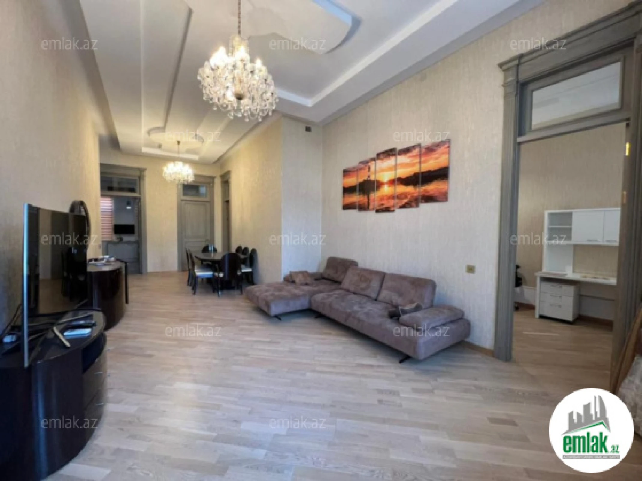 Satılır 4 otaqlı köhnə tikili 150 m²