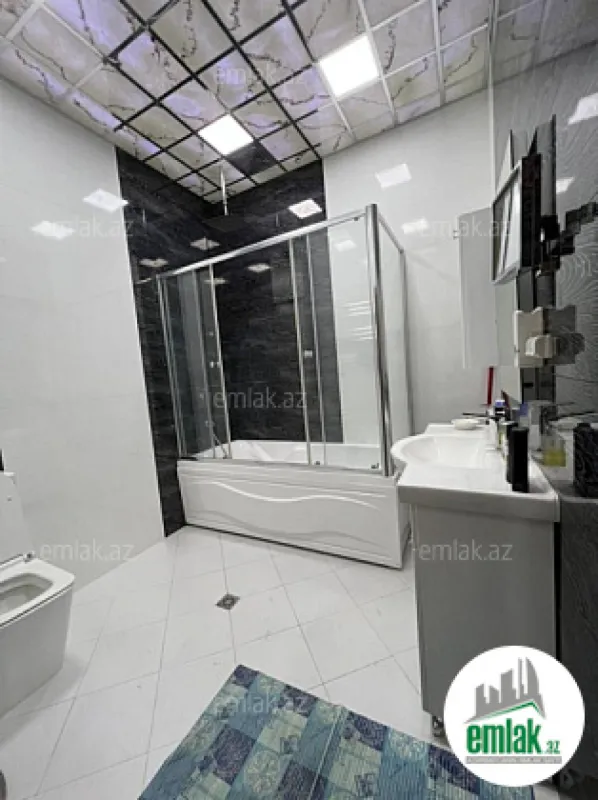 Satılır 4 otaqlı köhnə tikili 150 m²