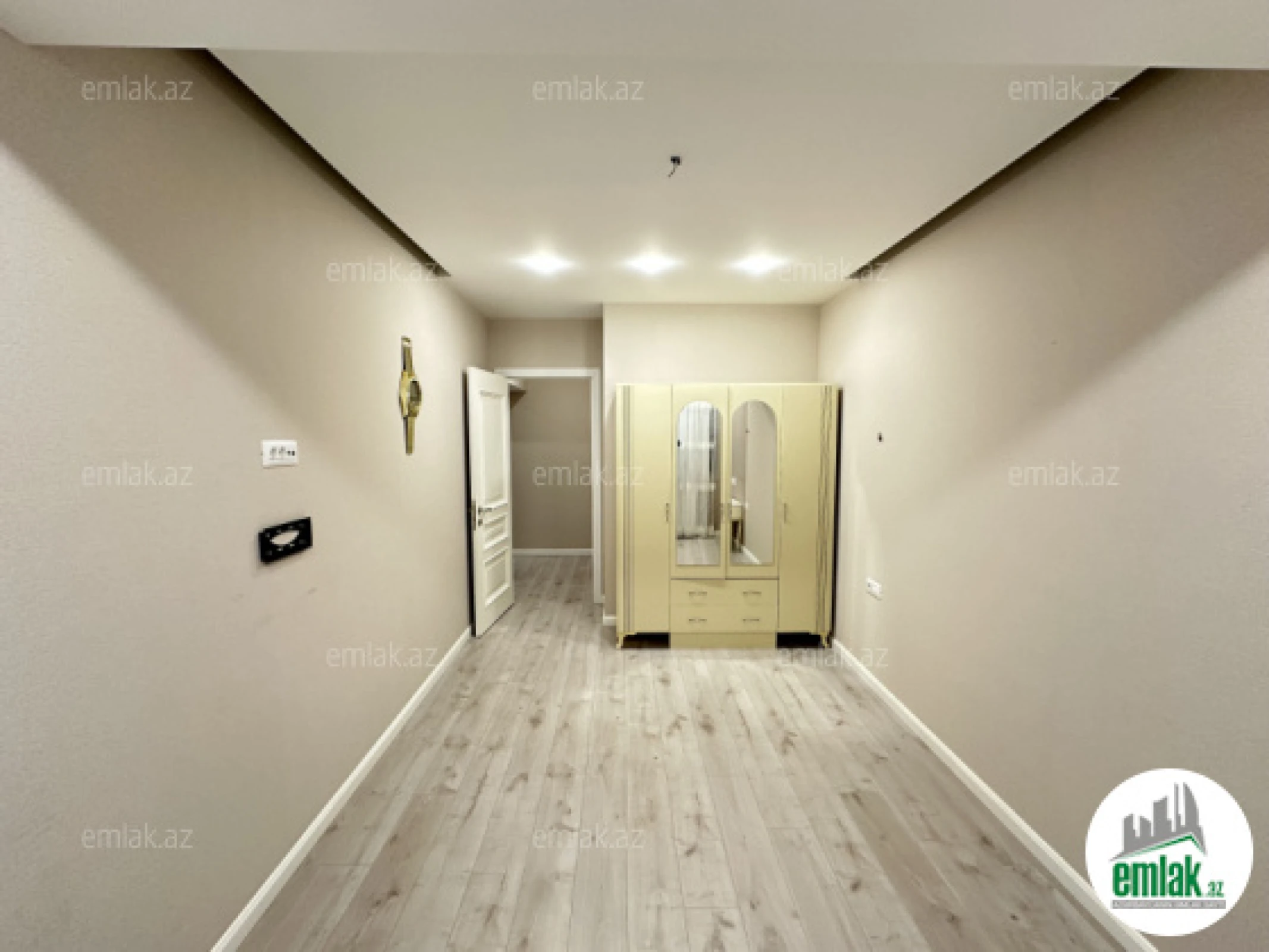 Satılır 3 otaqlı yeni tikili 77 m²