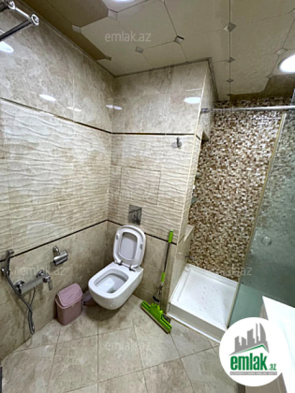 Satılır 4 otaqlı köhnə tikili 110 m²