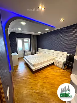 Satılır 4 otaqlı köhnə tikili 110 m²