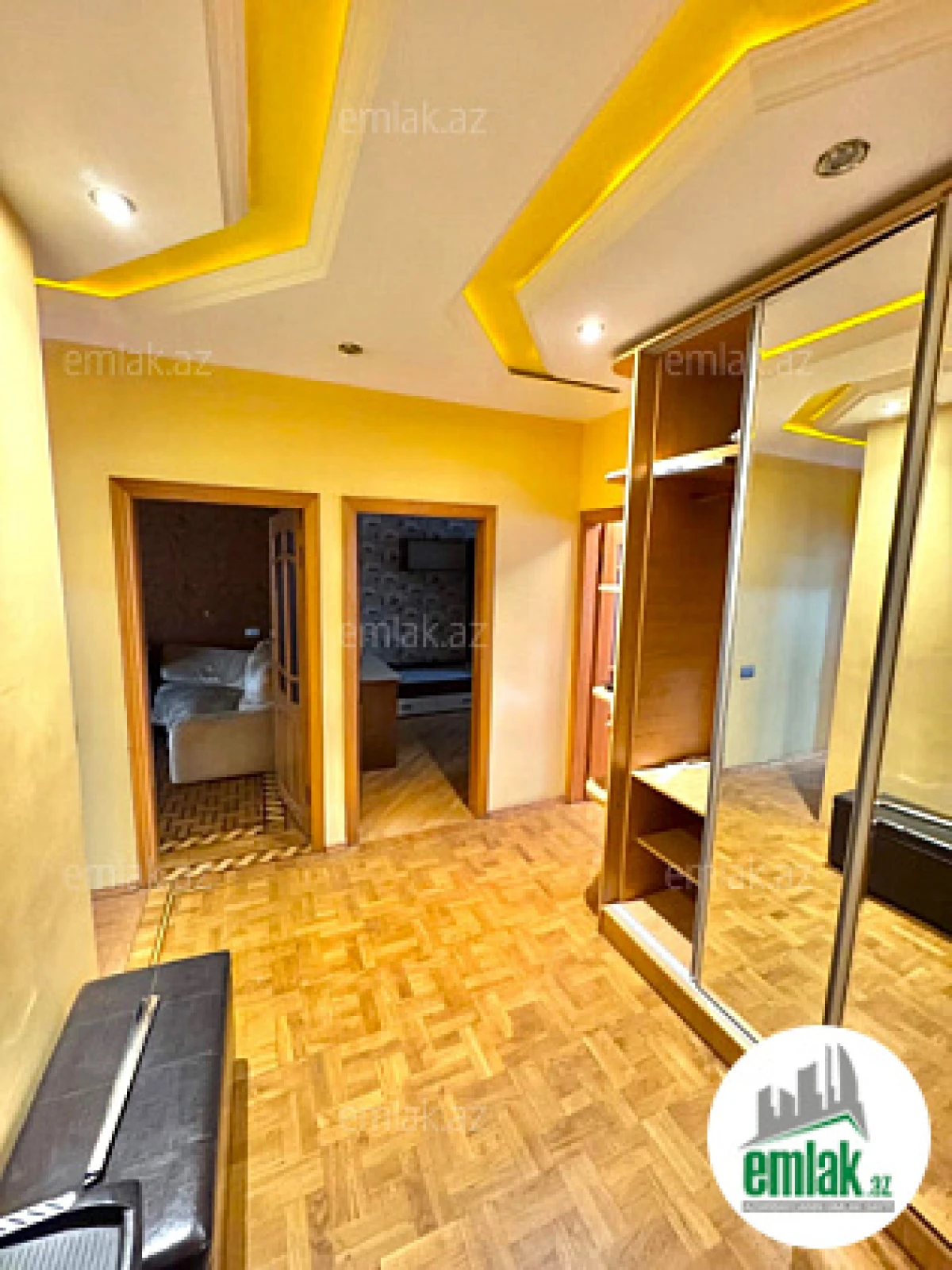 Satılır 4 otaqlı köhnə tikili 110 m²