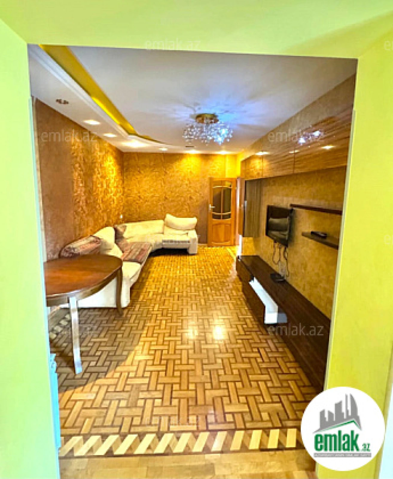 Satılır 4 otaqlı köhnə tikili 110 m²