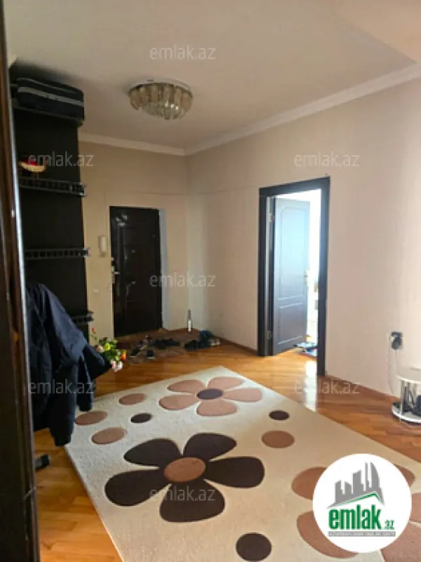Satılır 3 otaqlı yeni tikili 130 m²