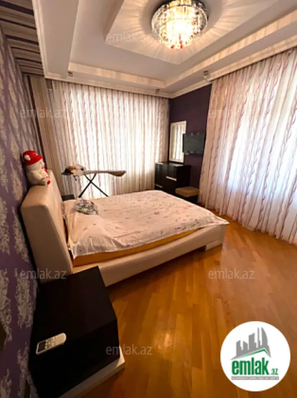 Satılır 3 otaqlı yeni tikili 125 m²