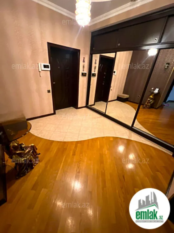 Satılır 3 otaqlı yeni tikili 125 m²