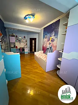 Satılır 3 otaqlı yeni tikili 125 m²