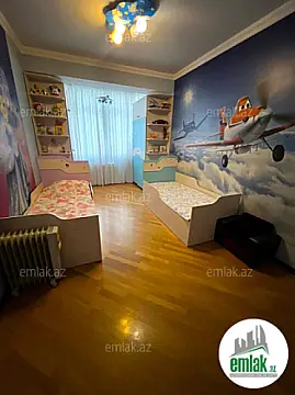 Satılır 3 otaqlı yeni tikili 125 m²