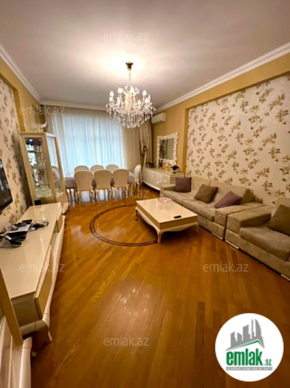 Satılır 3 otaqlı yeni tikili 125 m²