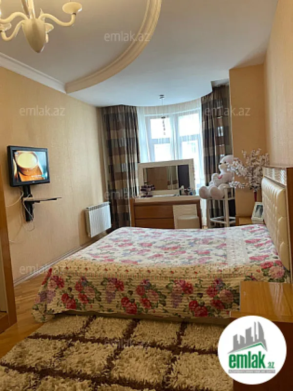 Satılır 3 otaqlı yeni tikili 155 m²