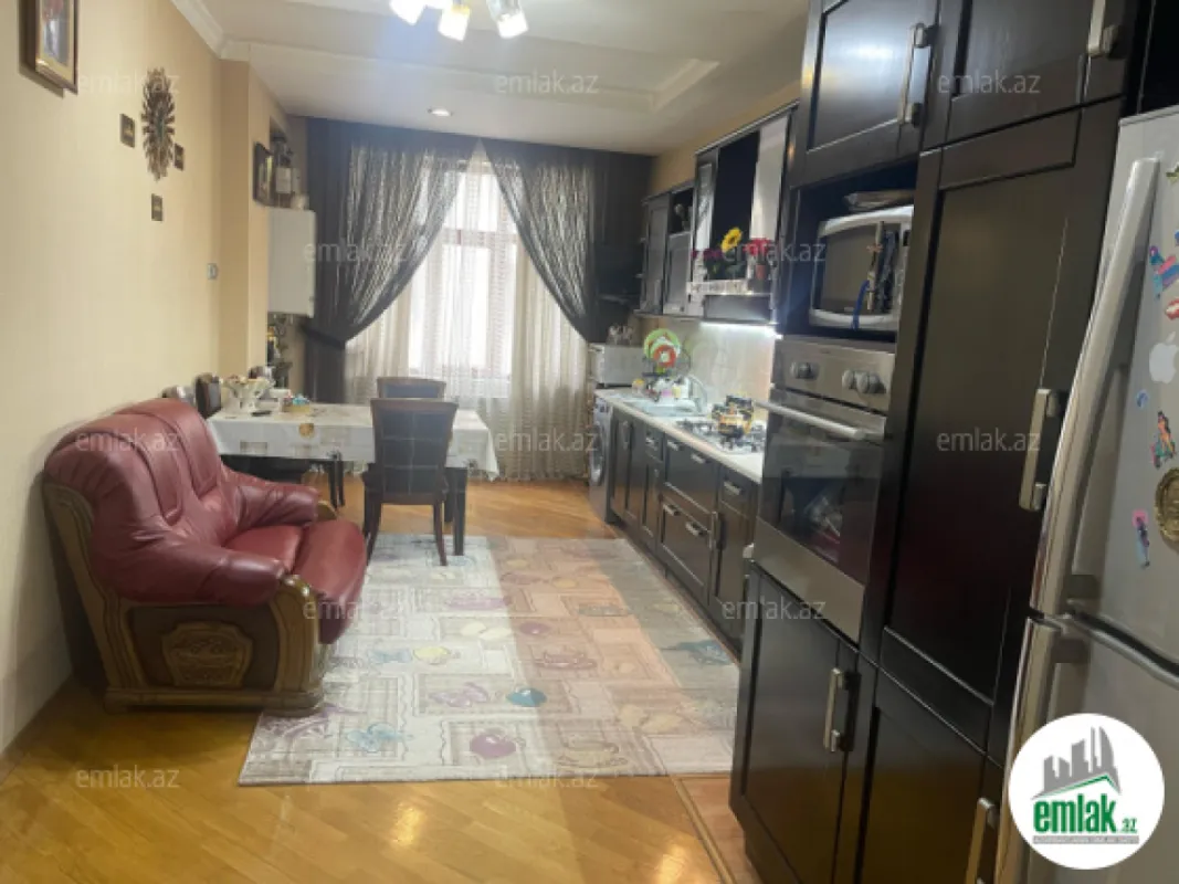 Satılır 3 otaqlı yeni tikili 155 m²