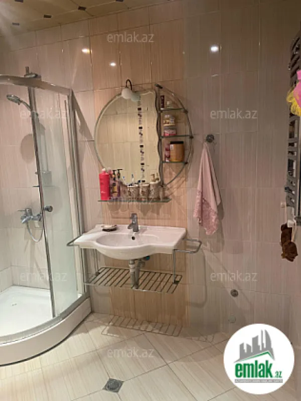 Satılır 3 otaqlı yeni tikili 155 m²