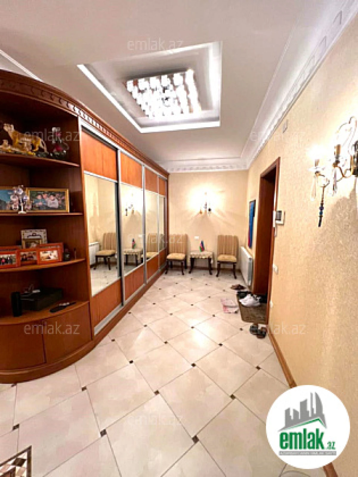 Satılır 3 otaqlı yeni tikili 170 m²