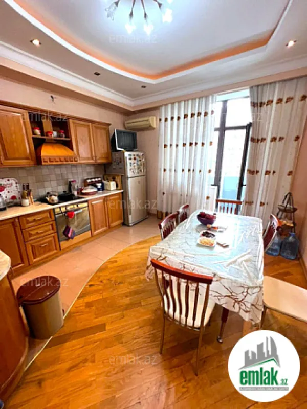 Satılır 3 otaqlı yeni tikili 170 m²