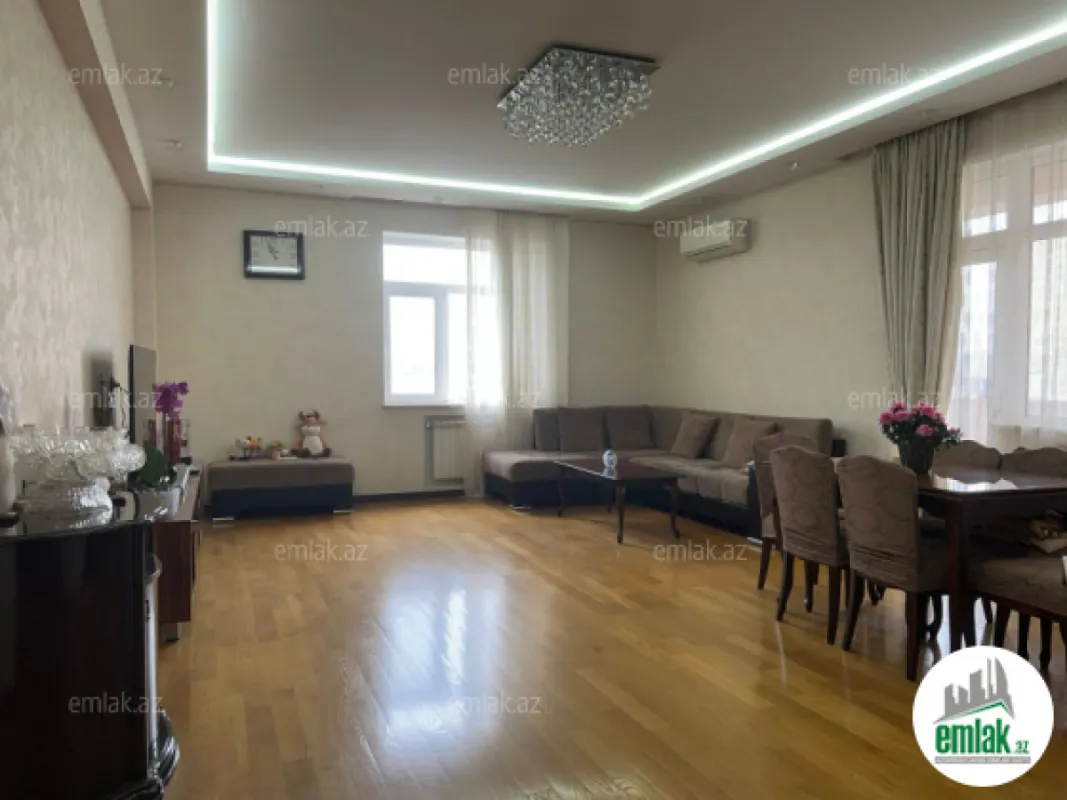 Satılır 4 otaqlı yeni tikili 185 m²