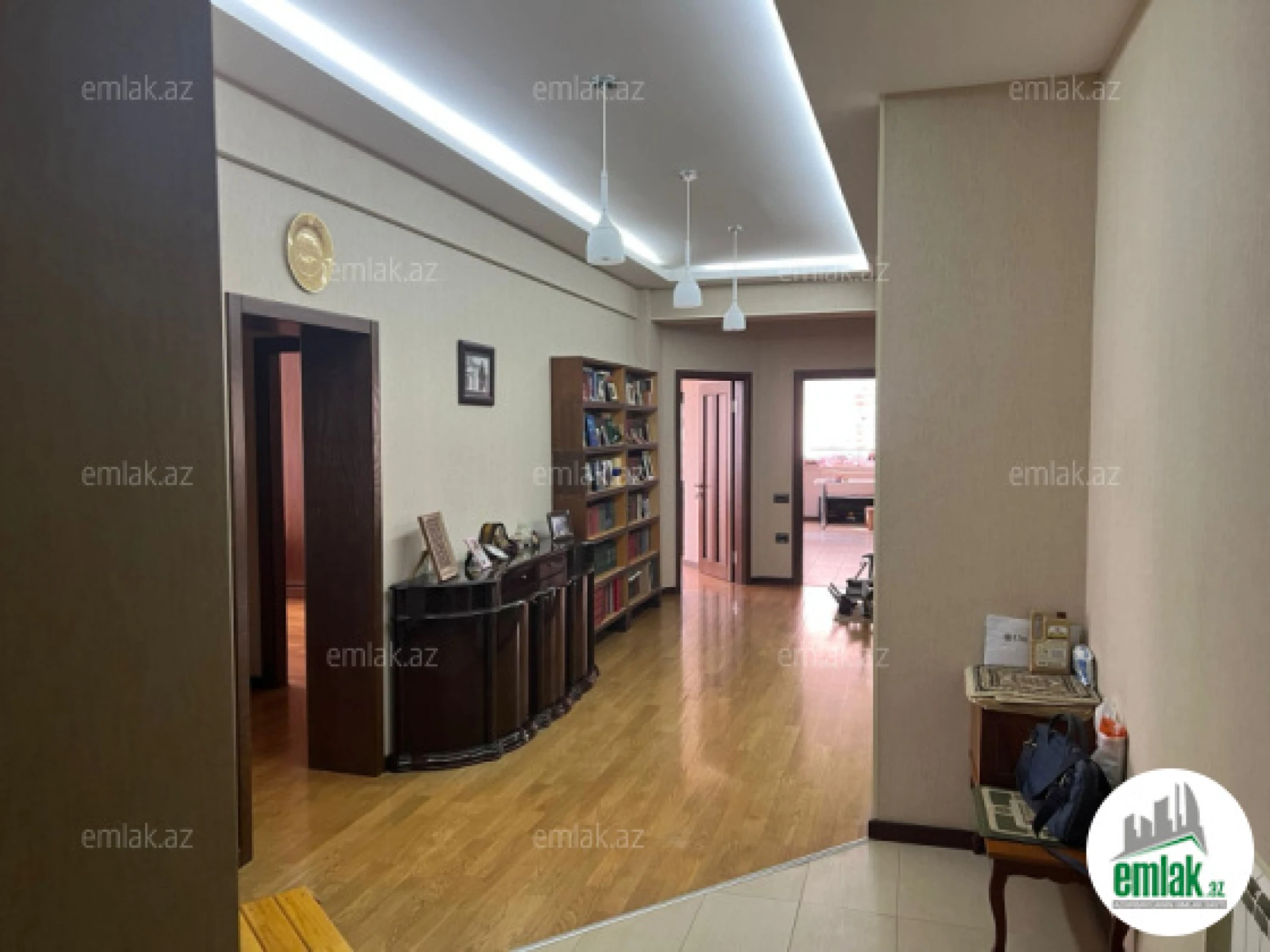 Satılır 4 otaqlı yeni tikili 185 m²