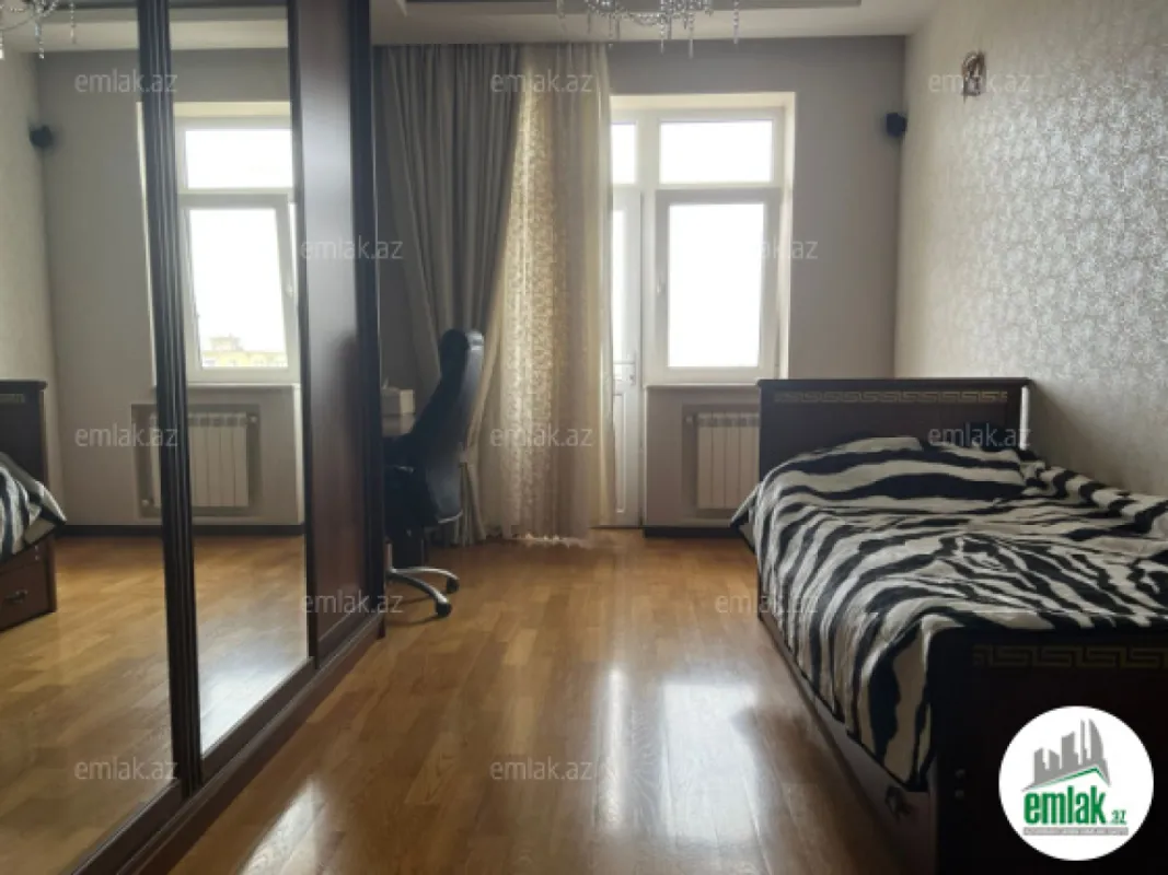 Satılır 4 otaqlı yeni tikili 185 m²