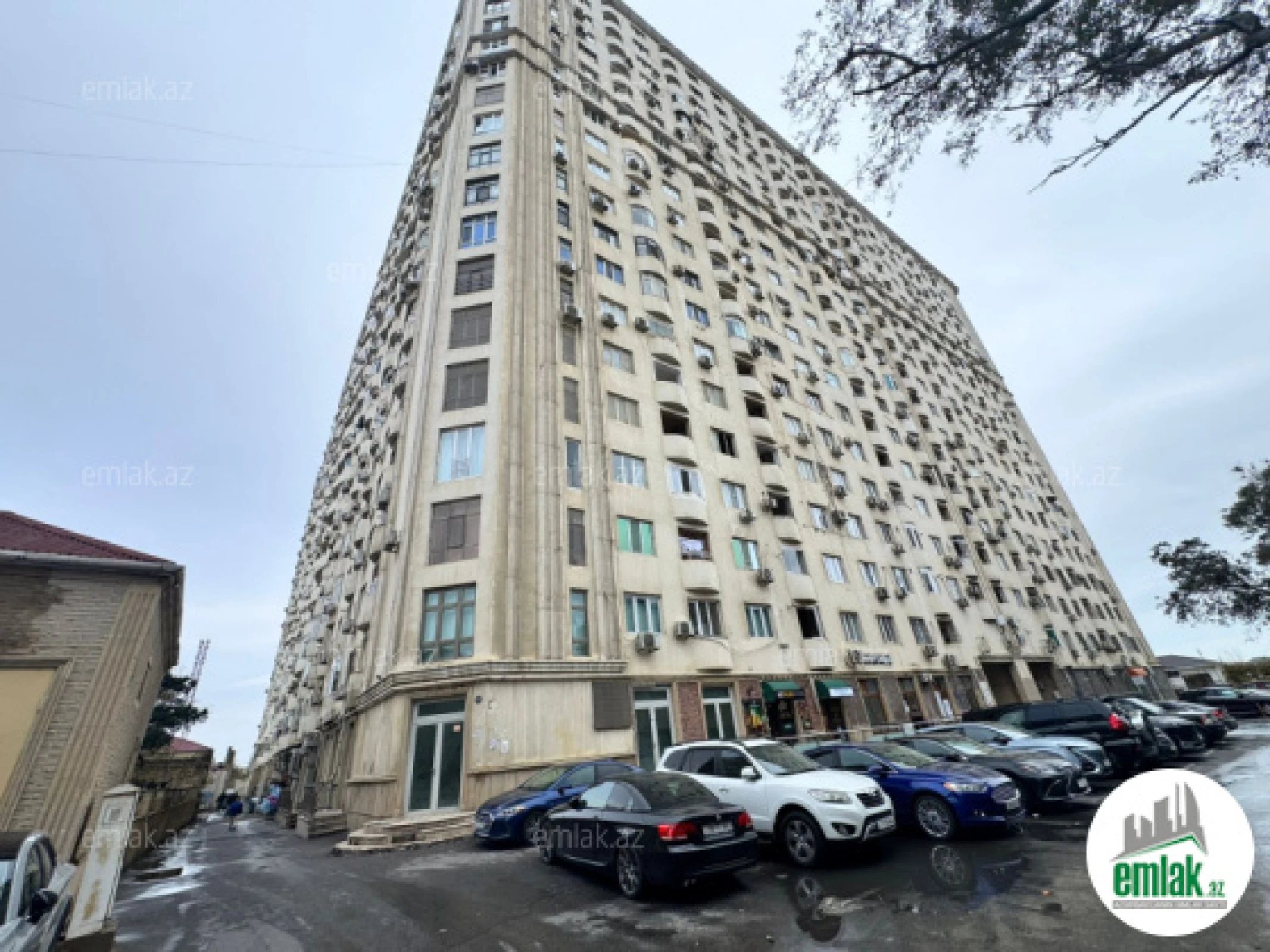 Satılır 1 otaqlı obyekt 81.5 m²