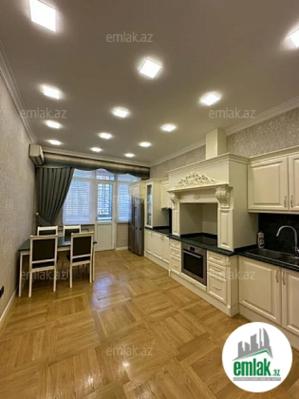 Satılır 3 otaqlı yeni tikili 151 m²