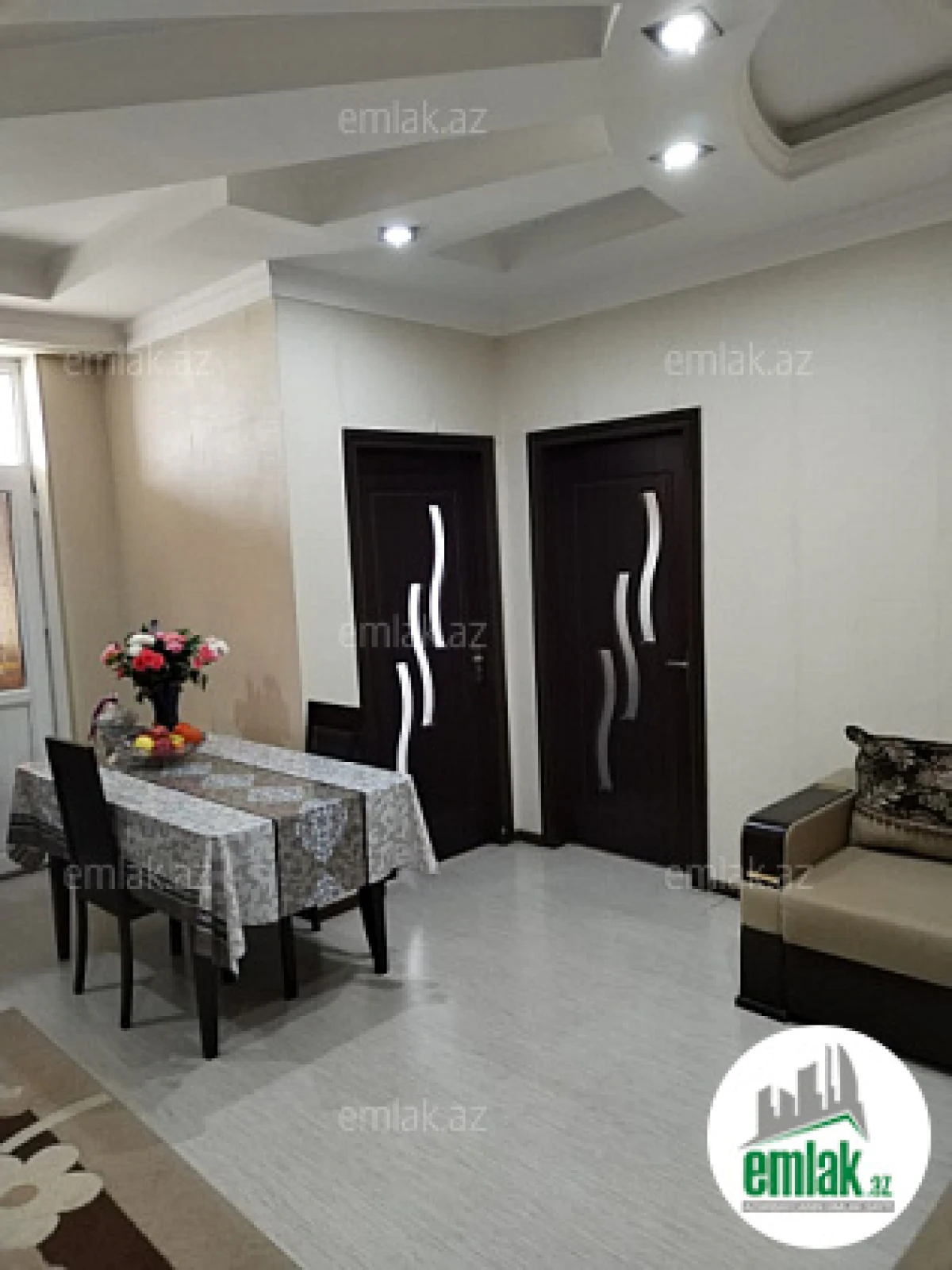 Satılır 3 otaqlı yeni tikili 100 m²