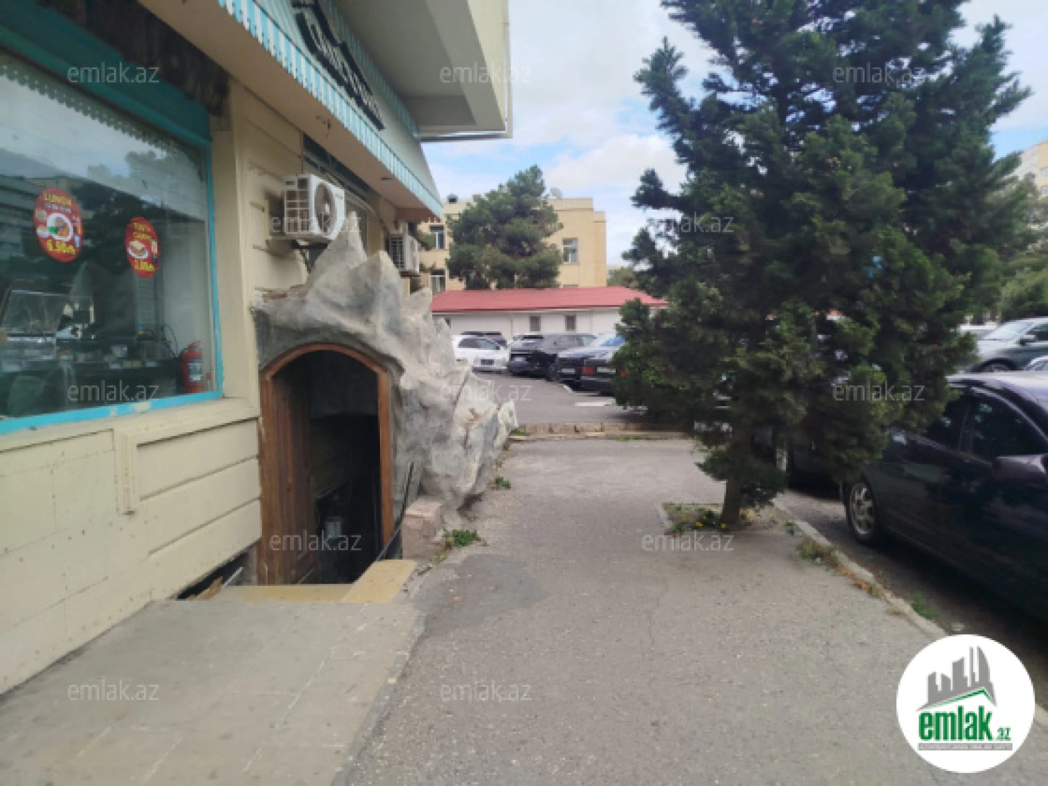 Satılır 7 otaqlı obyekt 194.9 m²