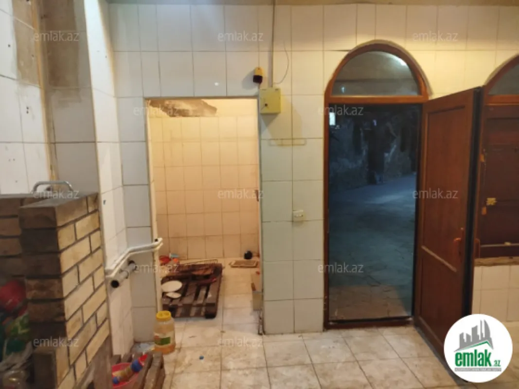 Satılır 7 otaqlı obyekt 194.9 m²