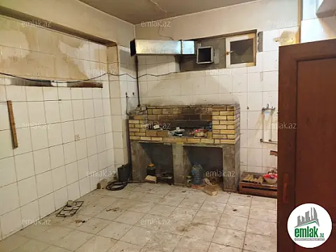 Satılır 7 otaqlı obyekt 194.9 m²