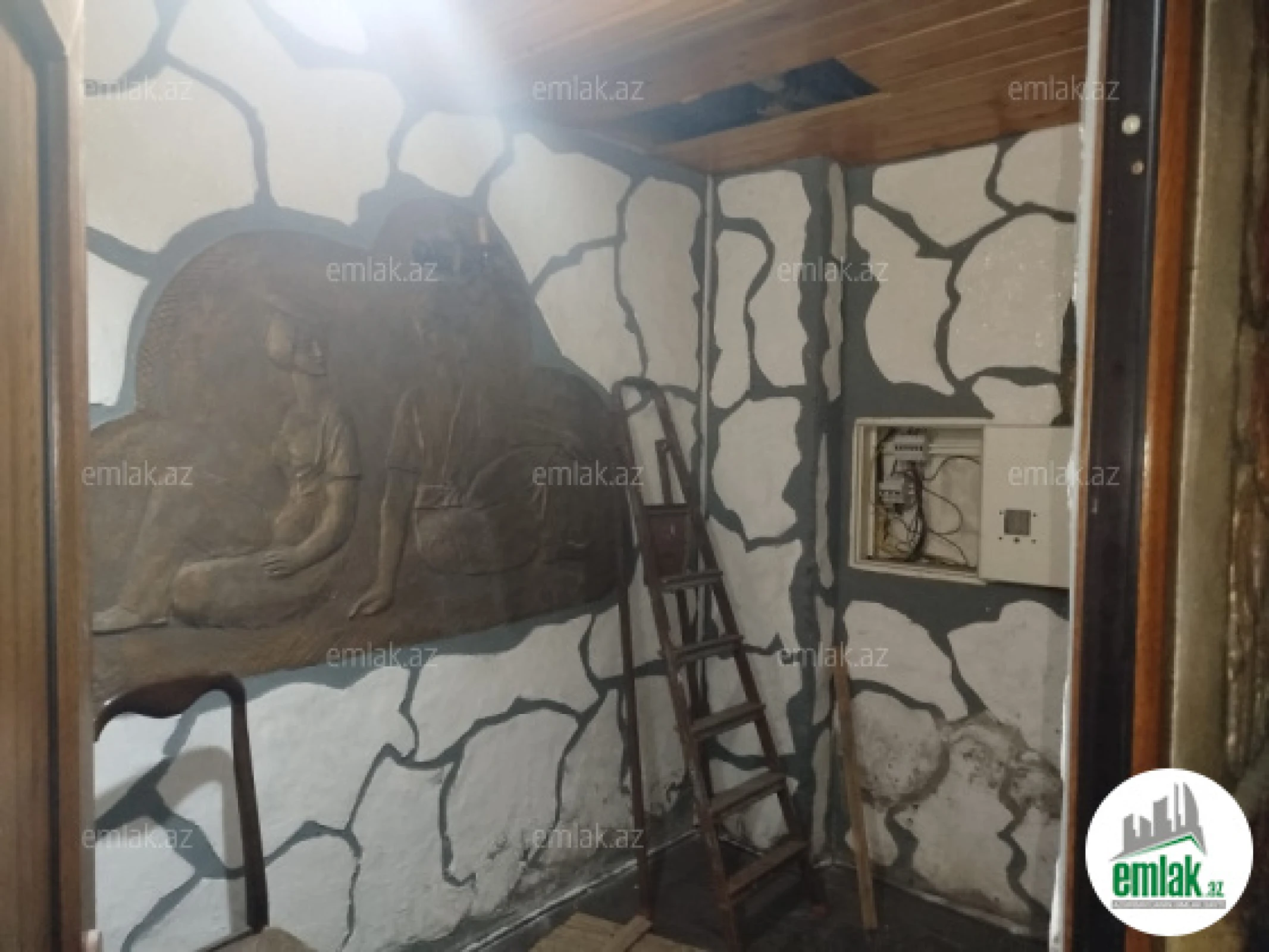 Satılır 7 otaqlı obyekt 194.9 m²