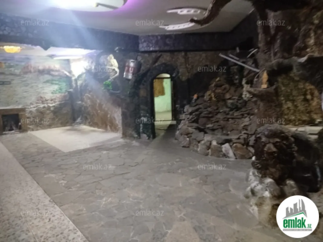 Satılır 7 otaqlı obyekt 194.9 m²