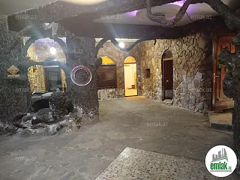 Satılır 7 otaqlı obyekt 194.9 m²