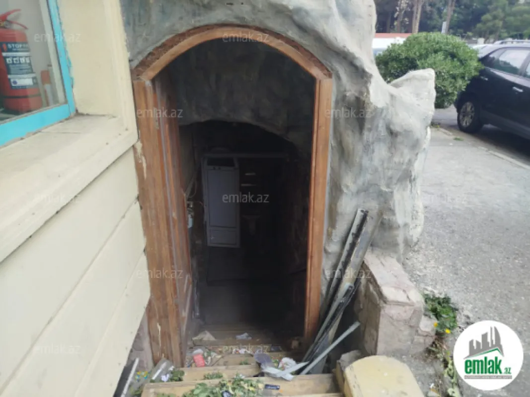 Satılır 7 otaqlı obyekt 194.9 m²