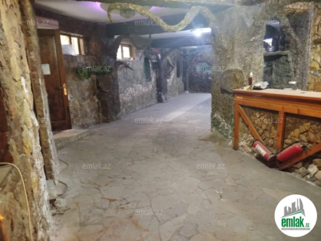 Satılır 7 otaqlı obyekt 194.9 m²