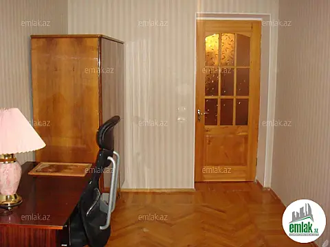 Satılır 3 otaqlı köhnə tikili 85 m²