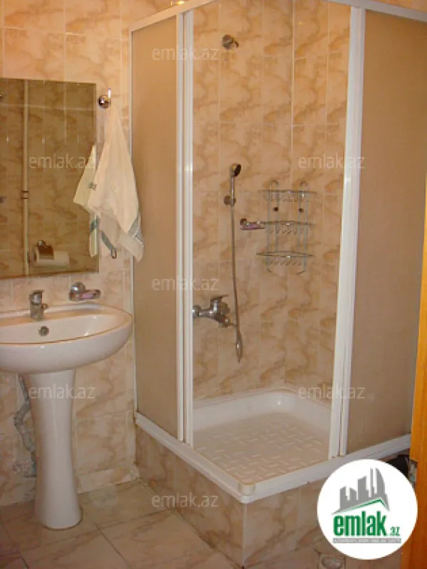 Satılır 3 otaqlı köhnə tikili 85 m²