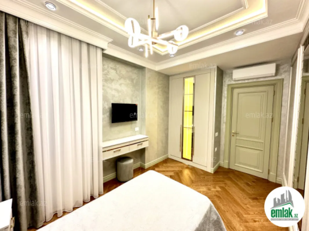 Satılır 4 otaqlı yeni tikili 216 m²