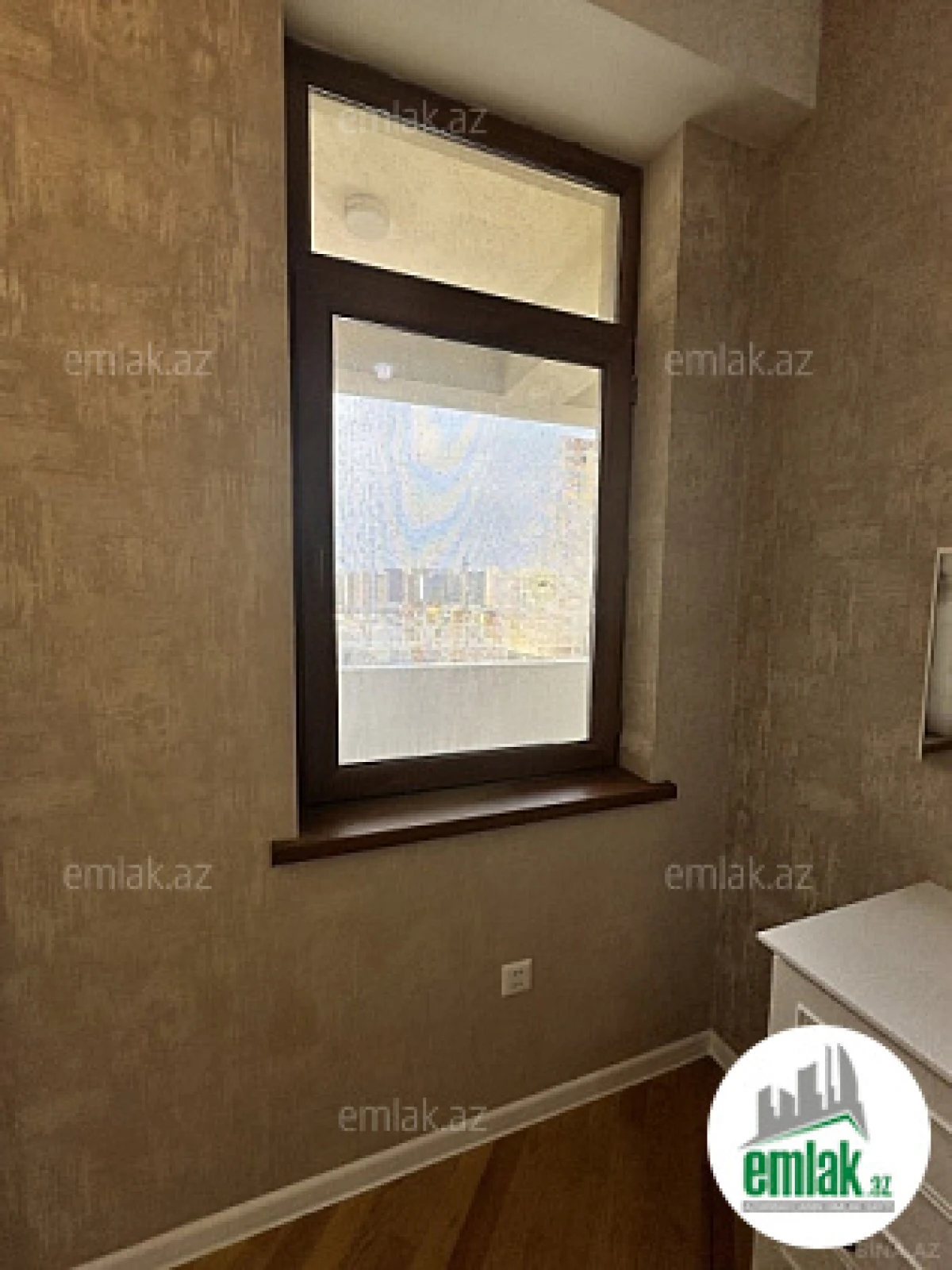 Satılır 3 otaqlı yeni tikili 125 m²