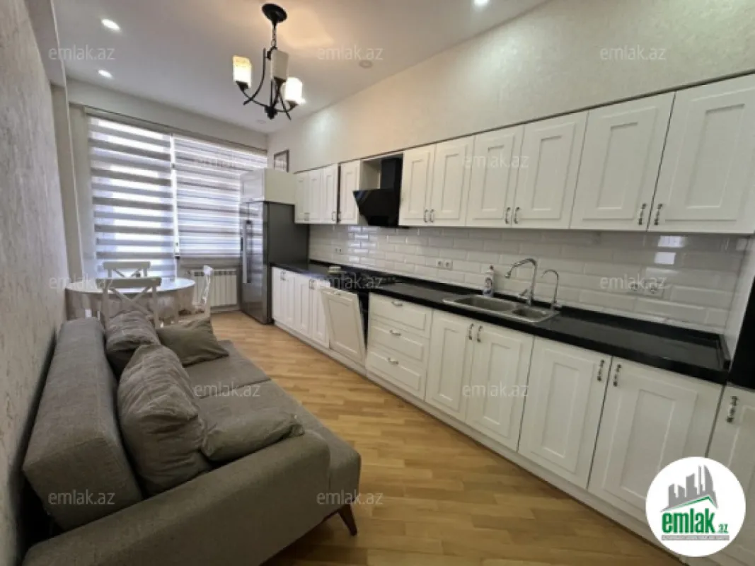 Satılır 3 otaqlı yeni tikili 125 m²