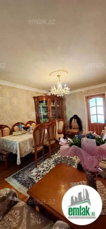 Satılır 3 otaqlı köhnə tikili 70 m²