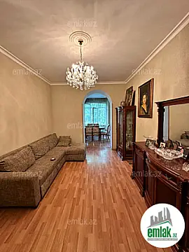 Satılır 3 otaqlı köhnə tikili 105 m² — Bakı, İnşaatçılar 3 otaq 105.00 m²