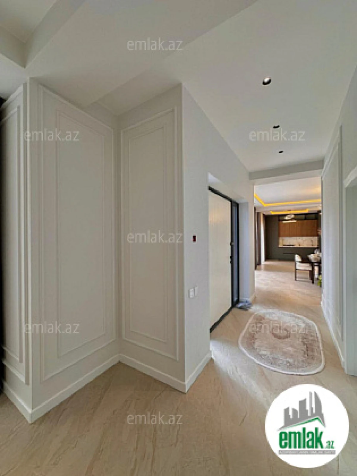 Satılır 5 otaqlı mənzil 220 m²