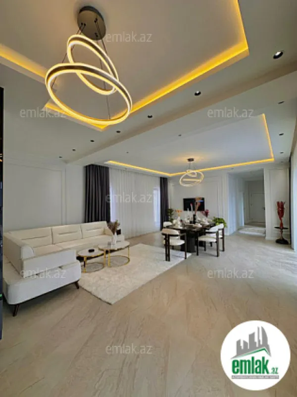Satılır 5 otaqlı mənzil 220 m²