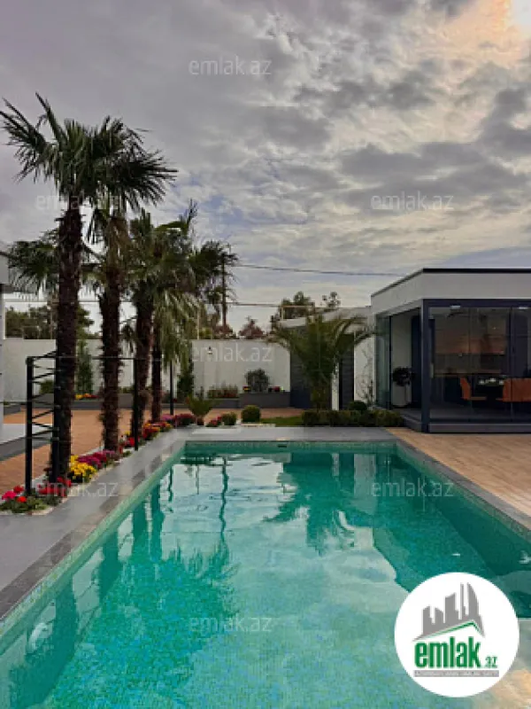 Satılır 5 otaqlı mənzil 220 m²