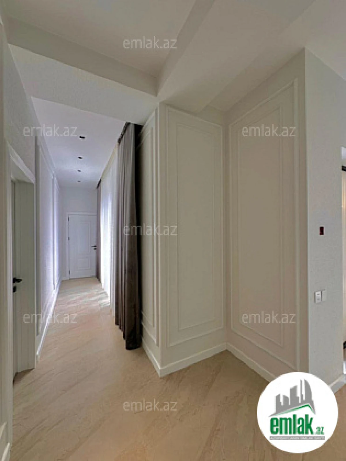 Satılır 5 otaqlı mənzil 220 m²